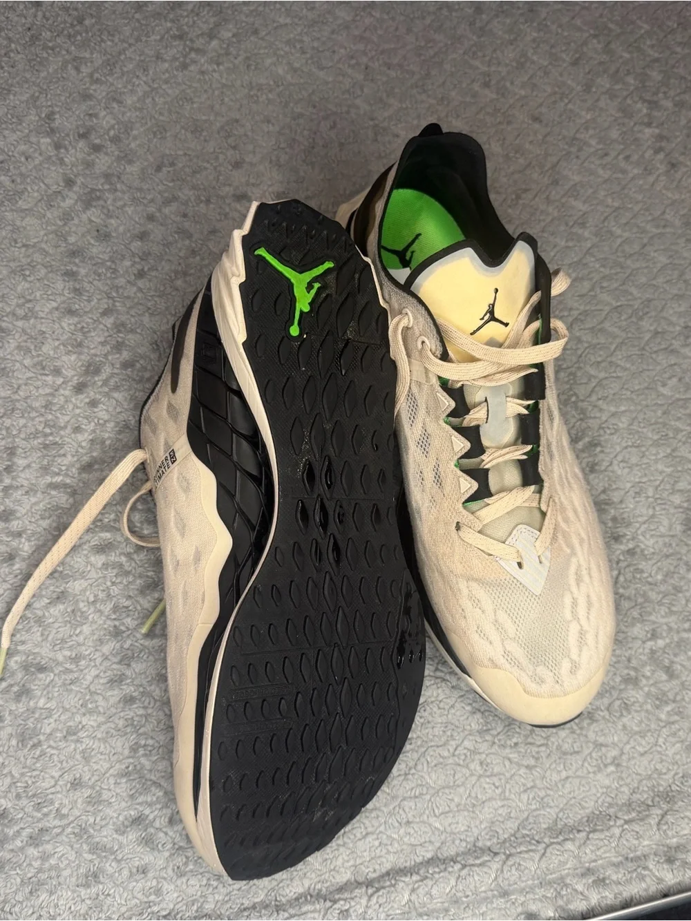 Jordan Zoom Trunner Ultimae Men’s Sneakers in Beige with Green Lining